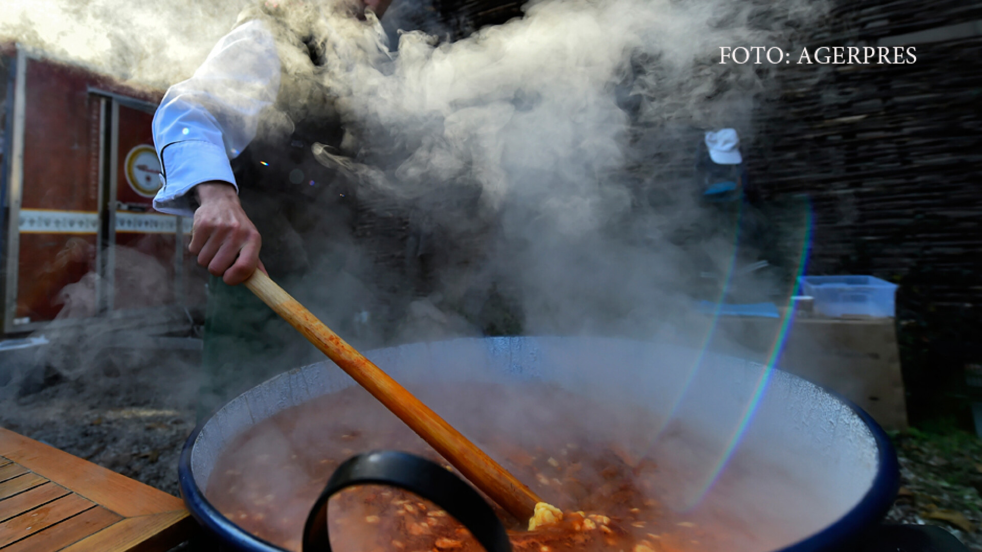 Festival dedicat gulasului, la Targu Mures. "Adevarul e ca nu ne place gratarul asa de tare, asta e mai buna"