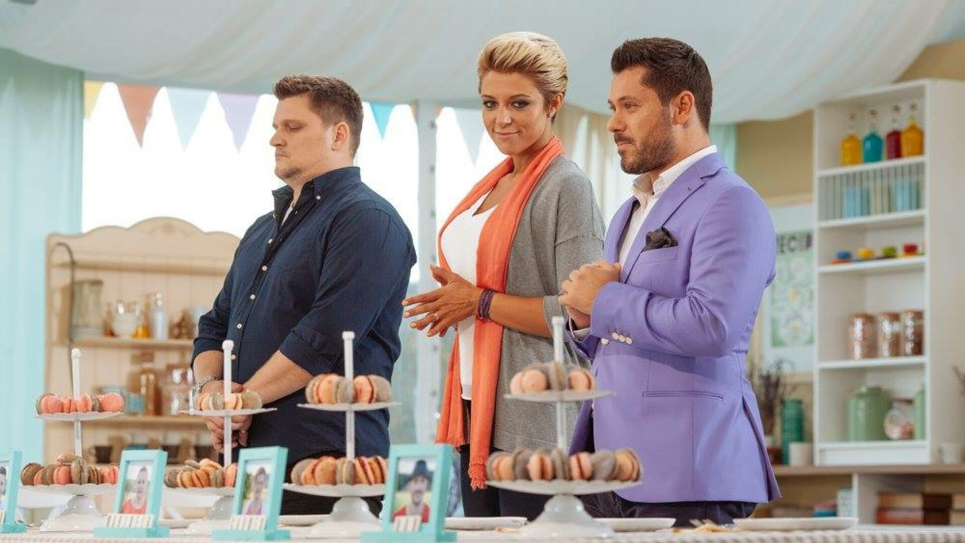 FINALA BAKE OFF. Luni aflam cine este cel mai bun cofetar amator din Romania. Marele premiu este de 25.000 de euro