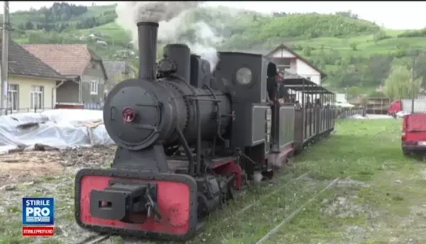 Simbolul Apusenilor a iesit pe traseu, spre incantarea turistilor din toata tara. Cat costa plimbarea de doua ore cu Mocanita