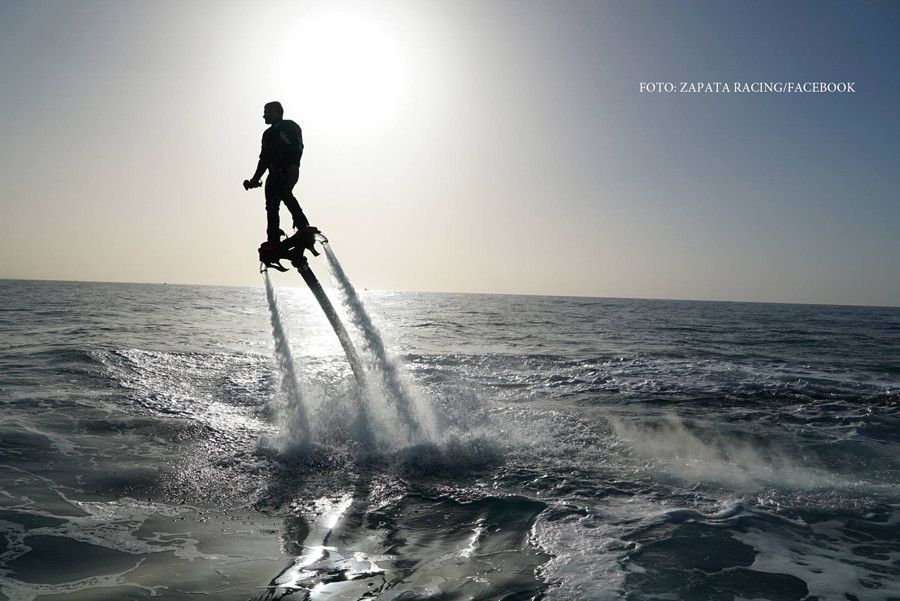 Un francez a batut recordul mondial de zbor cu hoverboardul. Ce performanta isi propune in viitor