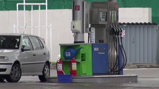 Un sofer nervos a accidentat grav doua angajate de la o benzinarie din Brasov. Motivul pentru care si-a iesit din minti