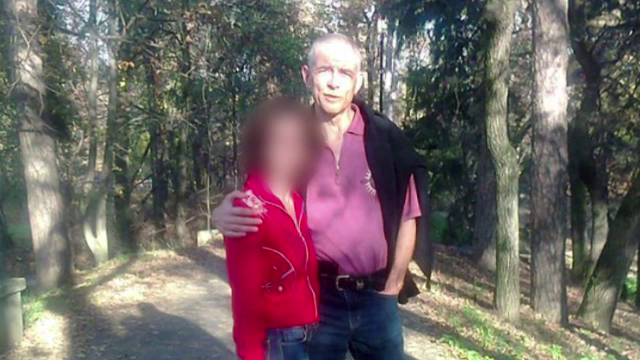 Barbatul care si-a injunghiat fosta sotie in aeroport a fost arestat preventiv. Cum si-a justificat fapta la ancheta