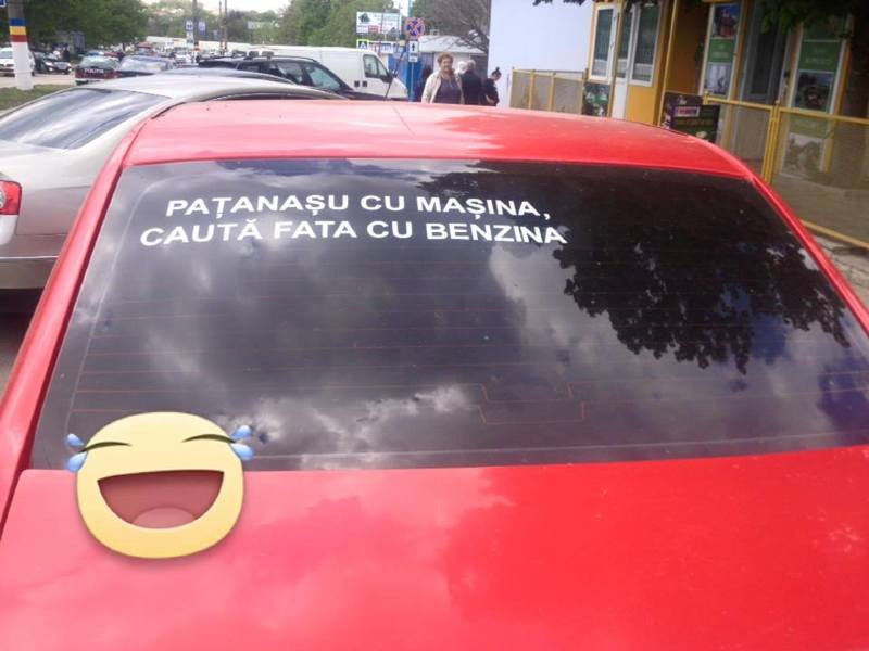 Mesajul pe care un moldovean si l-a lipit pe masina pentru a agata mai usor domnisoare. FOTO