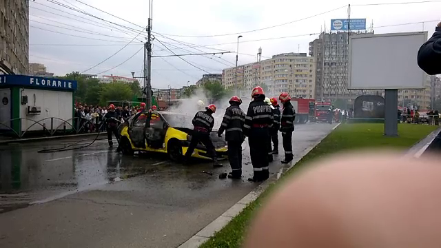 Decizia luata de judecatori in cazul taximetristului care si-a incendiat masina dupa ce a fost amendat de politisti
