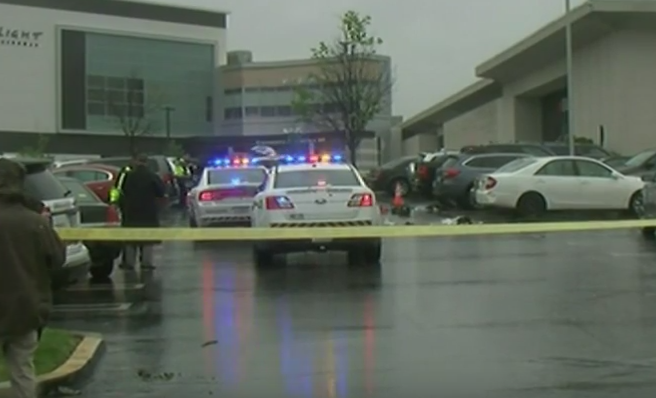 Atac armat la un mall din Maryland, Statele Unite: un mort si trei raniti. Politia il cauta pe atacator
