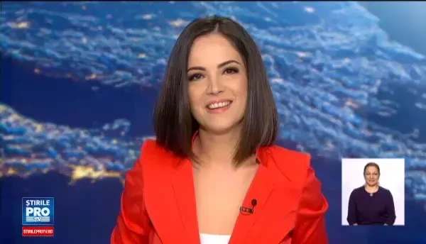 Imagini emotionante la Palmira, dupa indepartarea jihadistilor. Un dirijor a sustinut un concert simfonic, printre ruine