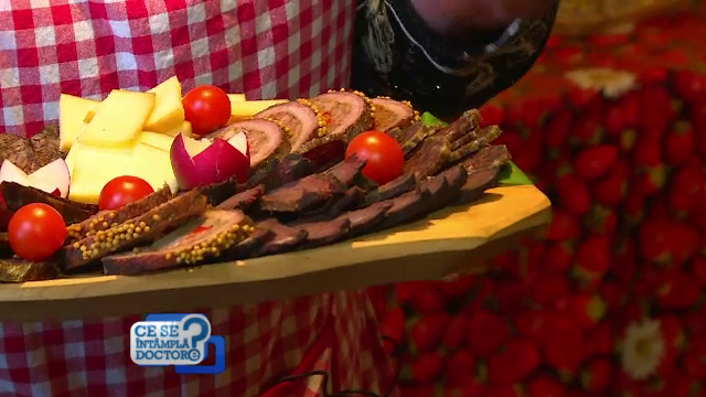 Mezelurile din comert contin circa 20 de ingrediente, dintre care doar unul este carnea. Cum sa le preparam, sanatos, in casa