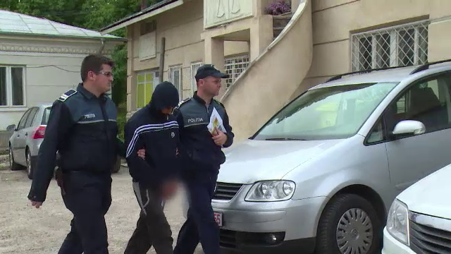 Tanar de din Vaslui arestat dupa ce si-a violat sora mai mica si a batut-o pe mama lor. Pentru ce a mai fost inchis