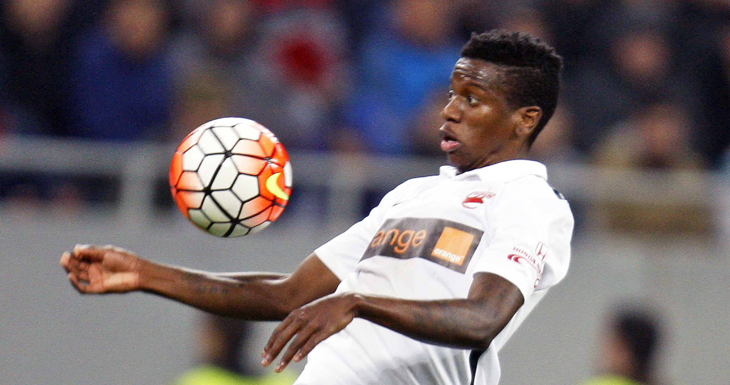 "Nu a murit. Trimite-mi poza." Feussi a povestit momentul cumplit cand a anuntat-o pe sotia lui Ekeng de moartea acestuia