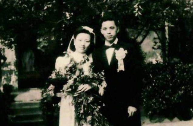 Au retrait ziua nuntii dupa 70 de ani de cand sunt sot si sotie. Imaginile care nu au nevoie de nicio descriere. FOTO