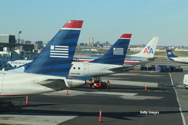 Doua femei de religie musulmana au fost date jos din avion, dupa ce au cerut un pahar cu apa. Ce au spus insotitorii de zbor