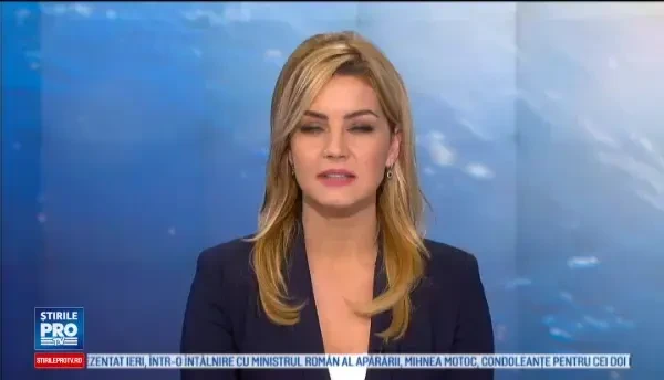 Operatiune de salvare dificila a unui bivol aflat pe acoperisul unei cladiri. Cum a ajuns animalul acolo