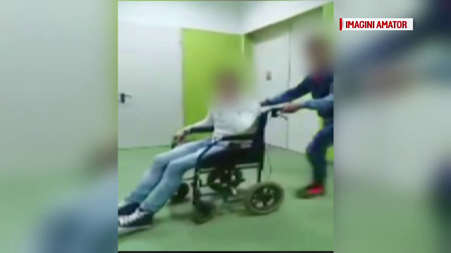 Ancheta la spitalul din Lugoj, dupa ce a aparut o filmare din sectia de Urgente. Ce fac acesti tineri in scaunele cu rotile