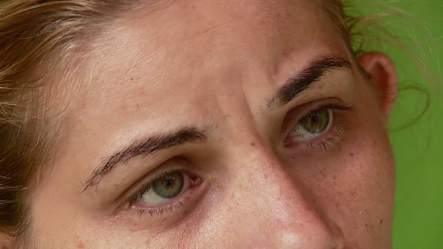 Prostituata de 15 ani, suspectata ca a ucis un client. Politistii au identificat-o dupa firele de par lasate la locul crimei