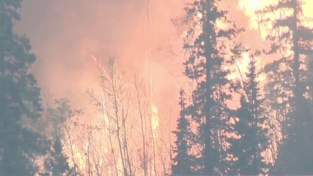 Vreme salvatoare in cazul incendiilor masive din Canada. Localnicii au povestit ca se simt ca in "The Walking Dead"