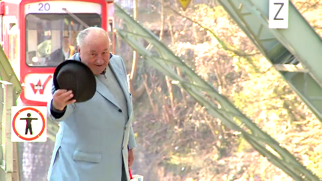 Stii ce ar putea face primarul tau pentru ca santierele sa nu mai incurce pe nimeni? Modelul din orasul tramvaiului suspendat