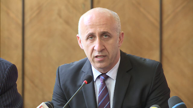 Calatorii care aterizeaza pe Otopeni ar putea ajunge GRATUIT cu trenul in Bucuresti. Exista, insa, o mare problema