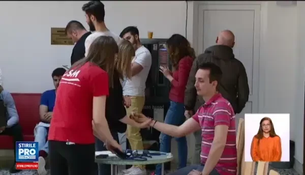 Ideea unor studenti la Medicina pentru a-i determina pe tineri sa doneze sange. Asa mai salvam si alte vieti