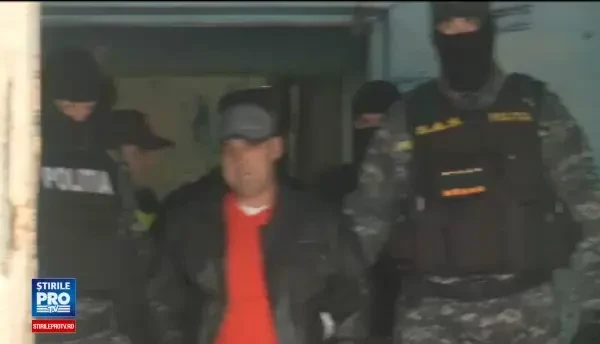 Ancheta la o sectie de politie din Capitala. Schema prin care doi tineri ar fi incercat sa musamalizeze o tentativa de crima