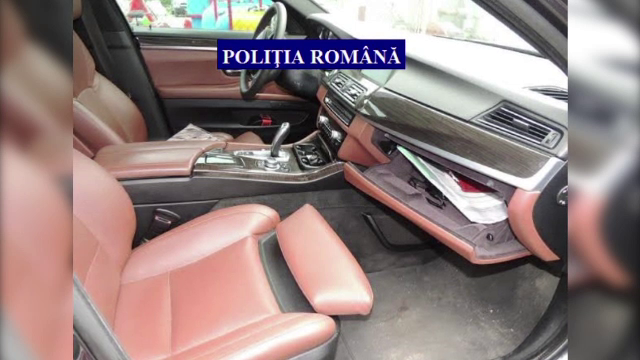 Au dus masina la service, iar la scurt timp au fost arestati. Ce au descoperit politistii in masina unuia dintre barbati
