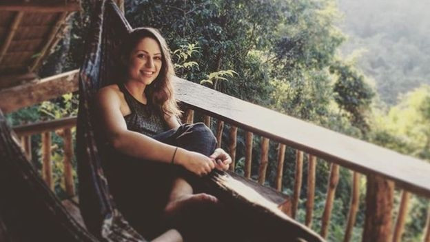 A fost trimisa acasa de sef, in prima ei zi, pentru ca nu purta pantofi cu toc. Gestul pe care l-a facut tanara dupa aceea