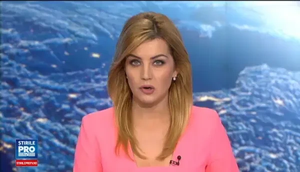 Tanara din imagine este de negasit de doua saptamani. Familia crede ca a plecat dupa fostul ei sot, in Ungaria