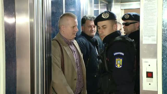 Trei primari din judetul Arad, retinuti de procurii DNA pentru ca ar fi luat mita de la acelasi om de afaceri