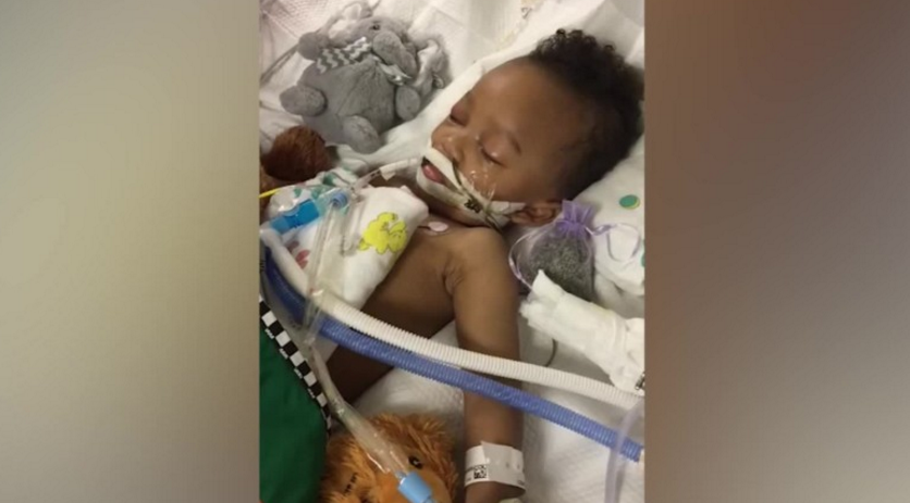 Cursa contra cronometru a parintilor care nu vor sa renunte la baietelul lor, aflat in moarte cerebrala: "Stim ca e viu"