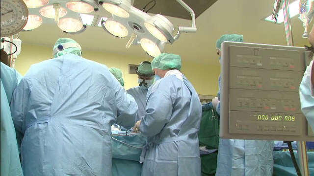 Rudele a doi pacienti morti de gripa porcina, dupa un transplant de rinichi, au depus plangere penala. Pe cine acuza