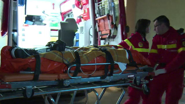 Un elev de 10 ani a scapat ca prin urechile acului dupa ce a cazut de la etajul 2 al internatului. Cum a scapat