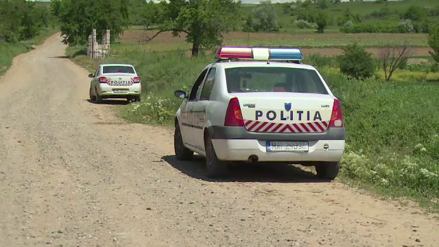 O crima petrecuta intr-un sat din Vaslui a bagat spaima in localnici. Criminalistii au audiat zeci de persoane
