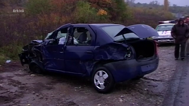 Trei politisti, raniti in misiune dupa ce o soferita a intrat cu masina in ei, pe contrasens. Toti au ajuns la spital