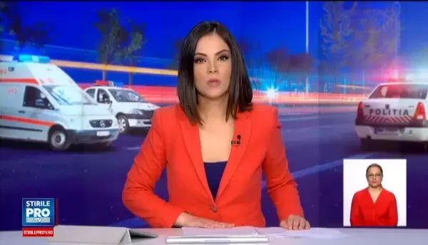 O femeie a murit si sapte oameni au fost raniti, dupa ce un TIR a lovit trei masini. Soferul vinovat da vina pe soseaua umeda