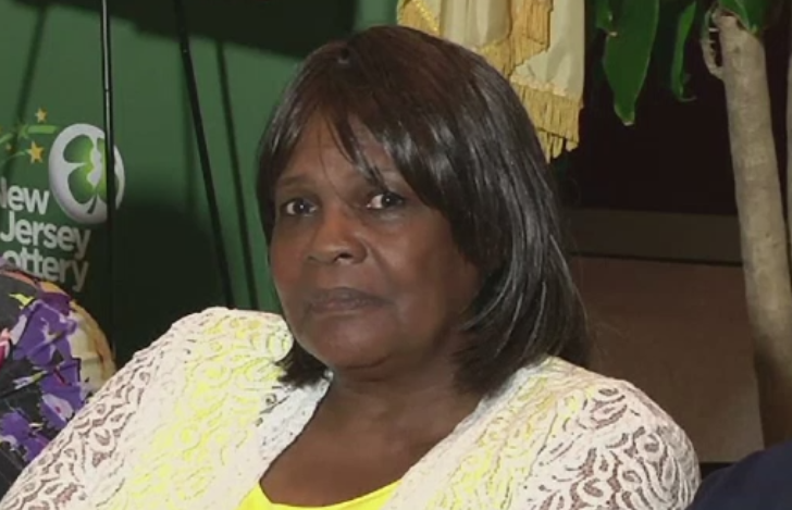 Femeia care a castigat la loto 429 de milioane de dolari. Cum va cheltui suma uriasa