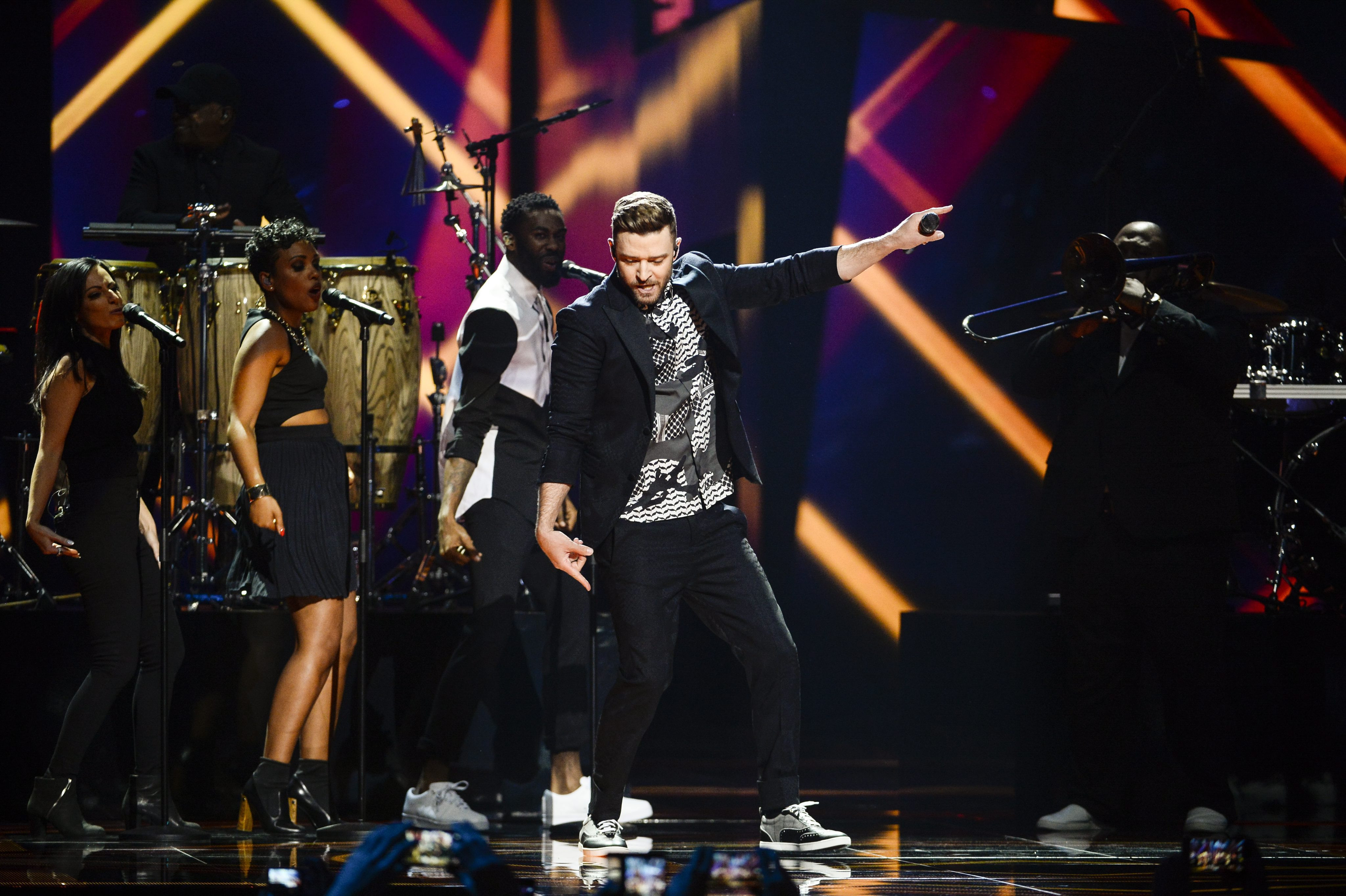 EUROVISION 2016. Ucraina a castigat finala cu un cantec controversat. Reactia presedintelui Porosenko. VIDEO