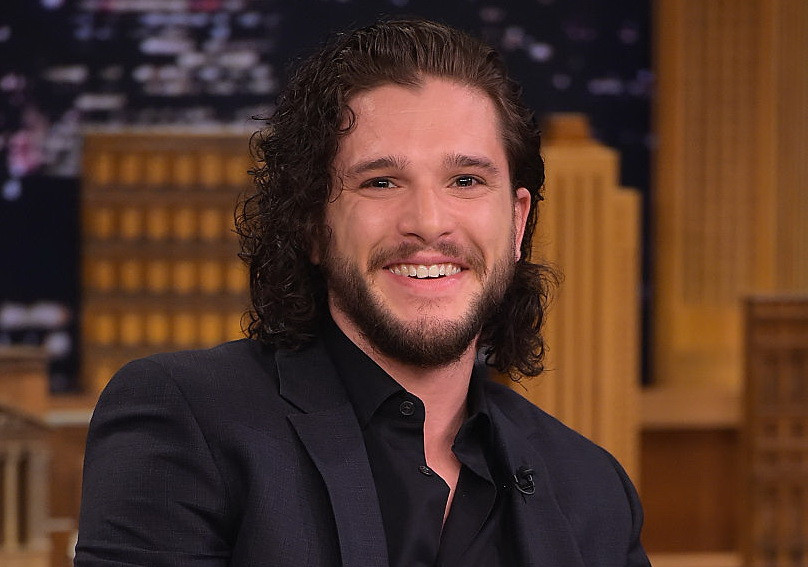 Cum a scapat Kit Harington de o amenda in trafic cu ajutorul "Game of Thrones". Dialogul savuros cu politistul