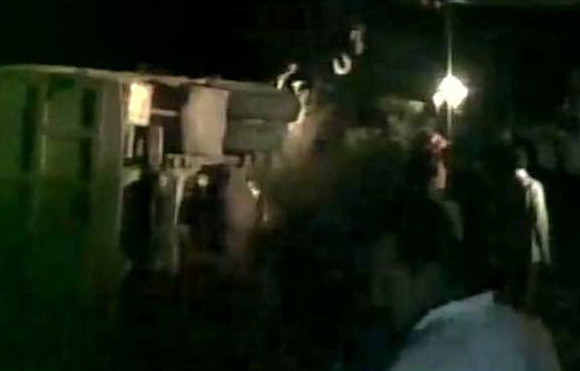 15 morti, dintre care sapte copii, intr-un accident auto. Opt dintre victime erau membri ai aceleiasi familii