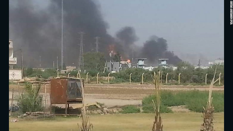 Explozii la o uzina din Bagdad. 14 morti si 21 de raniti in urma unor atacuri sinucigase, instrumentate de ISIS. VIDEO