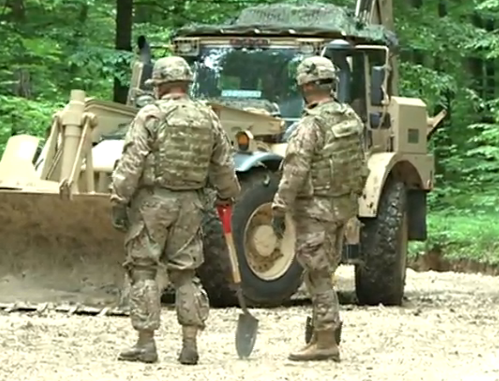 Militarii americani repara drumurile din Republica Moldova. Traseul pe care vor sa-l termine in 5 zile. VIDEO