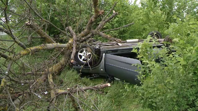 Cascador fara voie. Traseul parcurs de un sofer, angajat intr-o depasire riscanta, pana in sant