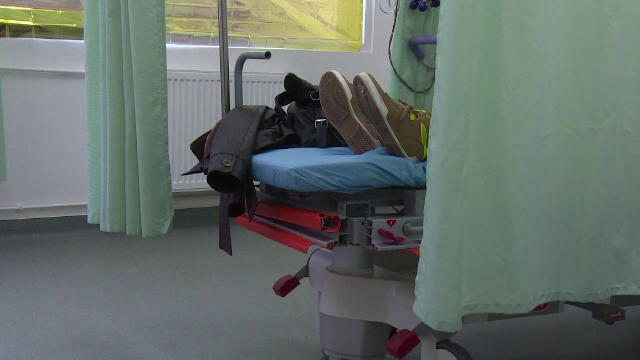 Medicii se lupta sa salveze vietile a doi barbati intoxicati cu ciuperci culese din padure. Avertismentul specialistilor