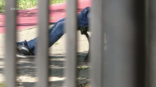 Barbat din Arges, retinut dupa ce a vrut sa racoleze o minora pe Facebook. Fata a mers la intalnire insotita de politisti