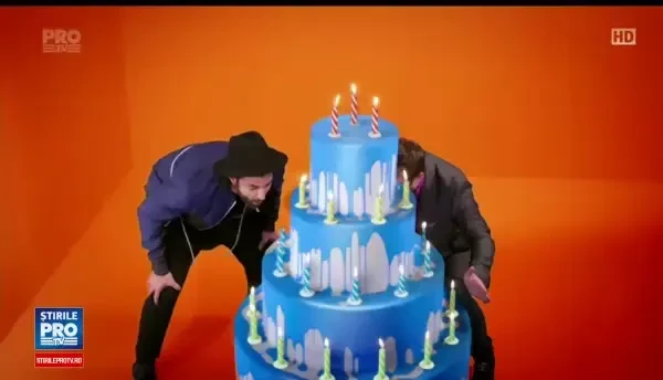 (P) Copiii au invatat dansul Servetelului Carolino cu ocazia Semi-maratonului Bucuresti