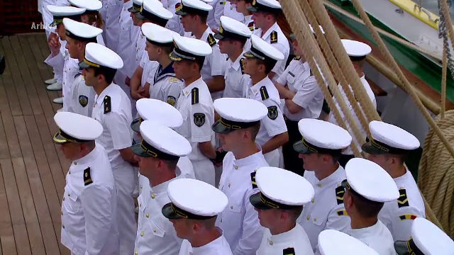 Marinarii romani, la mare cautare pe piata internationala. Avantajele unui job pe mare: "E o meserie frumoasa si banoasa"