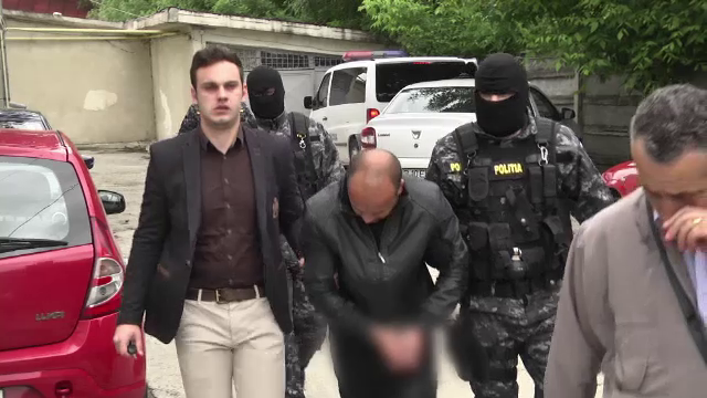 Doi patroni din Dambovita, retinuti pentru evaziune fiscala cu fier vechi. Prejudiciul pe care l-au adus statului in 2 ani