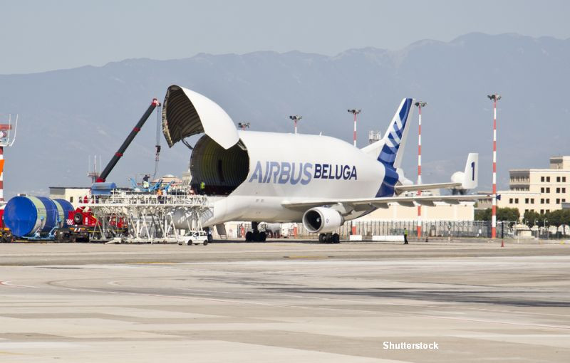 Unul dintre cele mai mari avioane din lume a ajuns in Romania. Imagini in premiera cu Airbus Beluga aterizand pe Otopeni