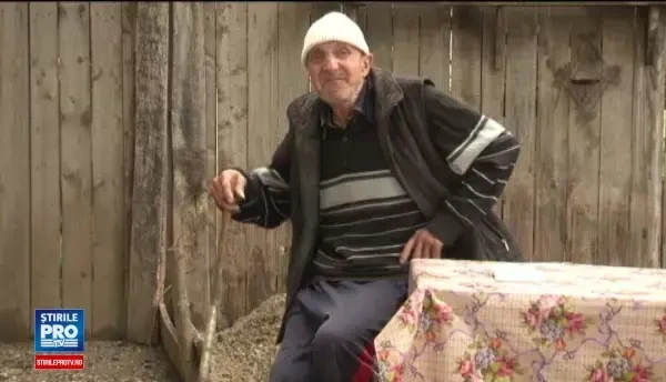 Un barbat din Bacau a anuntat la 112 ca si-a gasit fiul mort in casa. Ce a facut inainte sa vina Politia