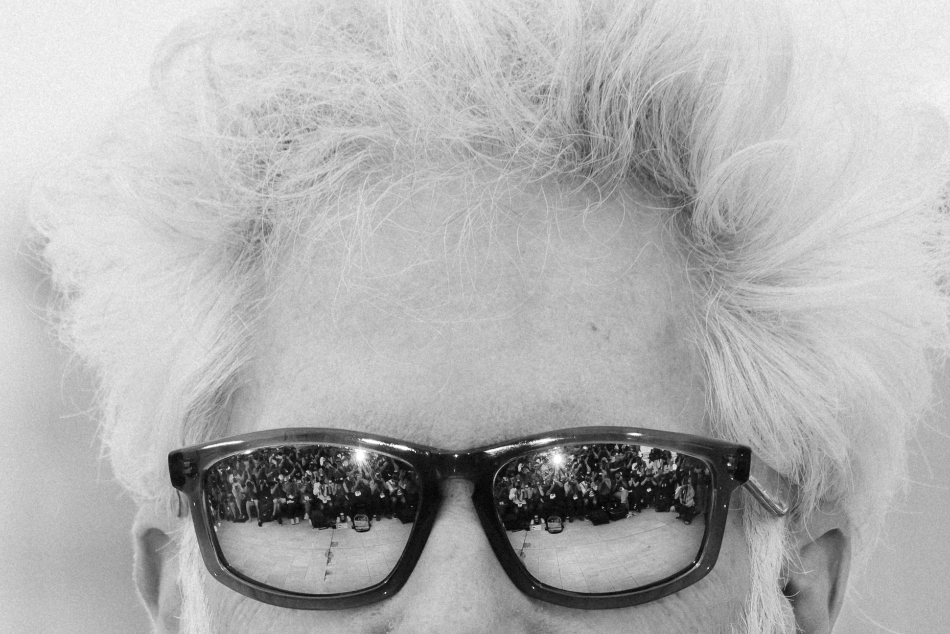 PHOTO OF THE DAY: Festivalul de la Cannes, prin "ochii" celor de pe covorul rosu