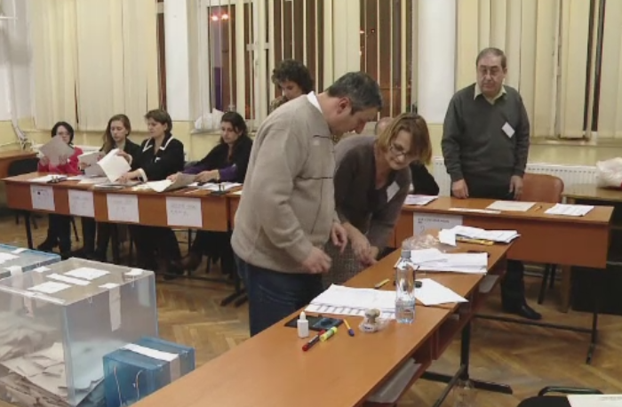 Suspiciuni de coruptie in plina campanie electorala. Procurorii DNA au ridicat documente de la BEC