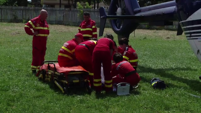 O fetita de 2 ani s-a ales cu arsuri grave, dupa ce a varsat o oala cu lapte incins pe ea. Care este starea micutei